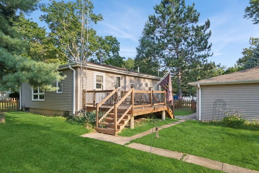 Bloomfield, Wisconsin 53128, United States, 3 Bedrooms Bedrooms, ,1 BathroomBathrooms,Residential,Active,46691