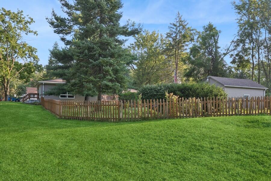 Bloomfield, Wisconsin 53128, United States, 3 Bedrooms Bedrooms, ,1 BathroomBathrooms,Residential,Active,46691