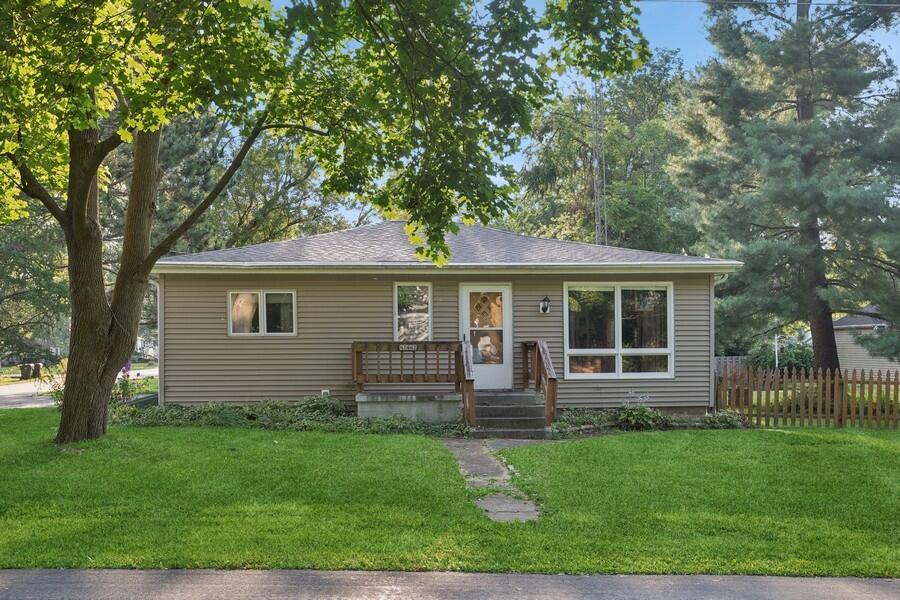 Bloomfield, Wisconsin 53128, United States, 3 Bedrooms Bedrooms, ,1 BathroomBathrooms,Residential,Active,46691