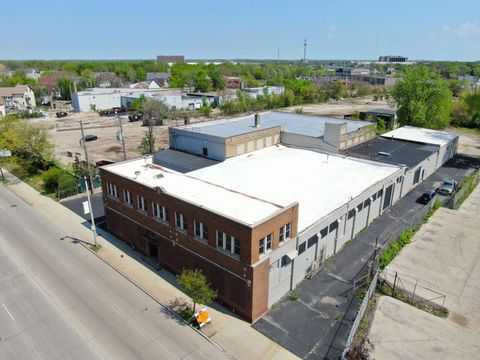 Photo of 3258 W Fond Du Lac Ave, Milwaukee, WI 53210 (MLS # 1749779)