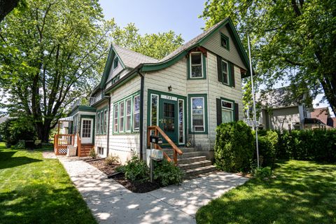 Photo of 735 N Wisconsin St, Port Washington, WI 53074 (MLS # 1884131)