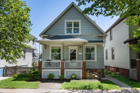 Photo of 2558 N Dousman St, Milwaukee, WI 53212 (MLS # 1874509)