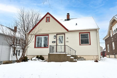 Photo of 1316 Minnesota Ave, South Milwaukee, WI 53172 (MLS # 1863016)
