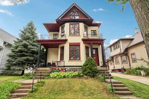 Photo of 2635 N Bremen St, Milwaukee, WI 53212 (MLS # 1888139)