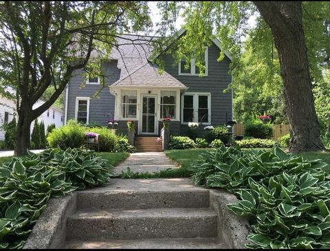 Photo of 819 W Larabee St, Port Washington, WI 53074 (MLS # 1874126)