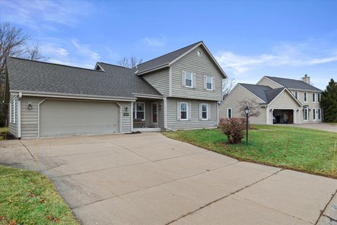 Photo of N77W15820 Crossway Dr, Menomonee Falls, WI 53051 (MLS # 1859140)