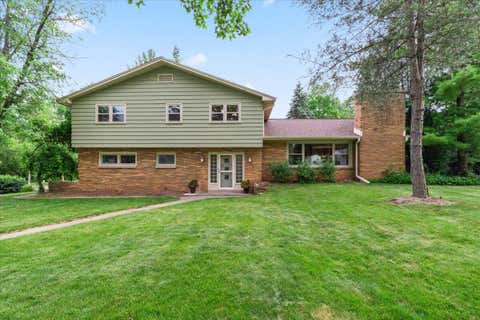 Photo of N85W6117 Willowbrooke Dr, Cedarburg, WI 53012 (MLS # 1879313)