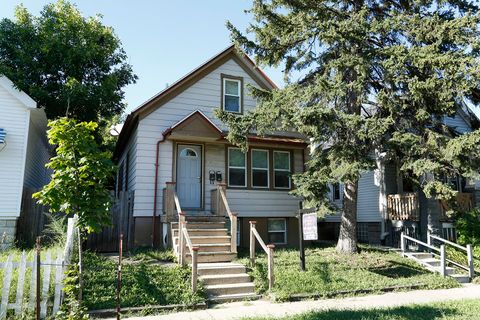 Photo of 606 E Locust St, Milwaukee, WI 53212 (MLS # 1815980)