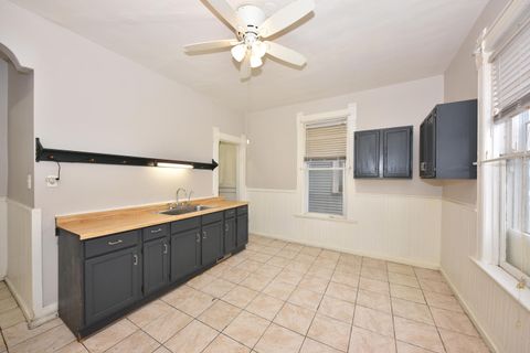 Photo of 1706 W Mineral St, Milwaukee, WI 53204 (MLS # 1875164)