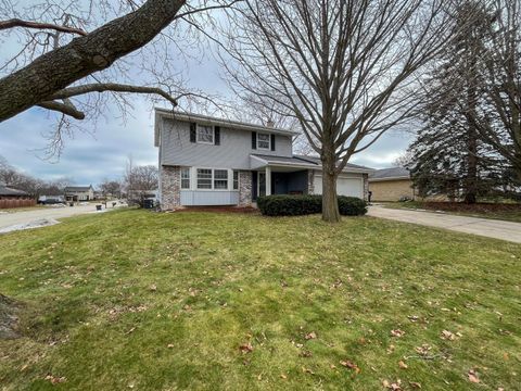 Photo of 3001 17th Pl, South Milwaukee, WI 53172 (MLS # 1863336)