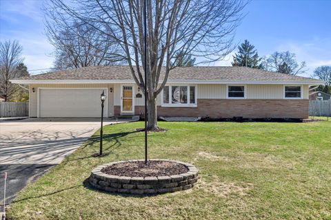 Photo of W152N5470 Beaver Dr, Menomonee Falls, WI 53051 (MLS # 1867978)