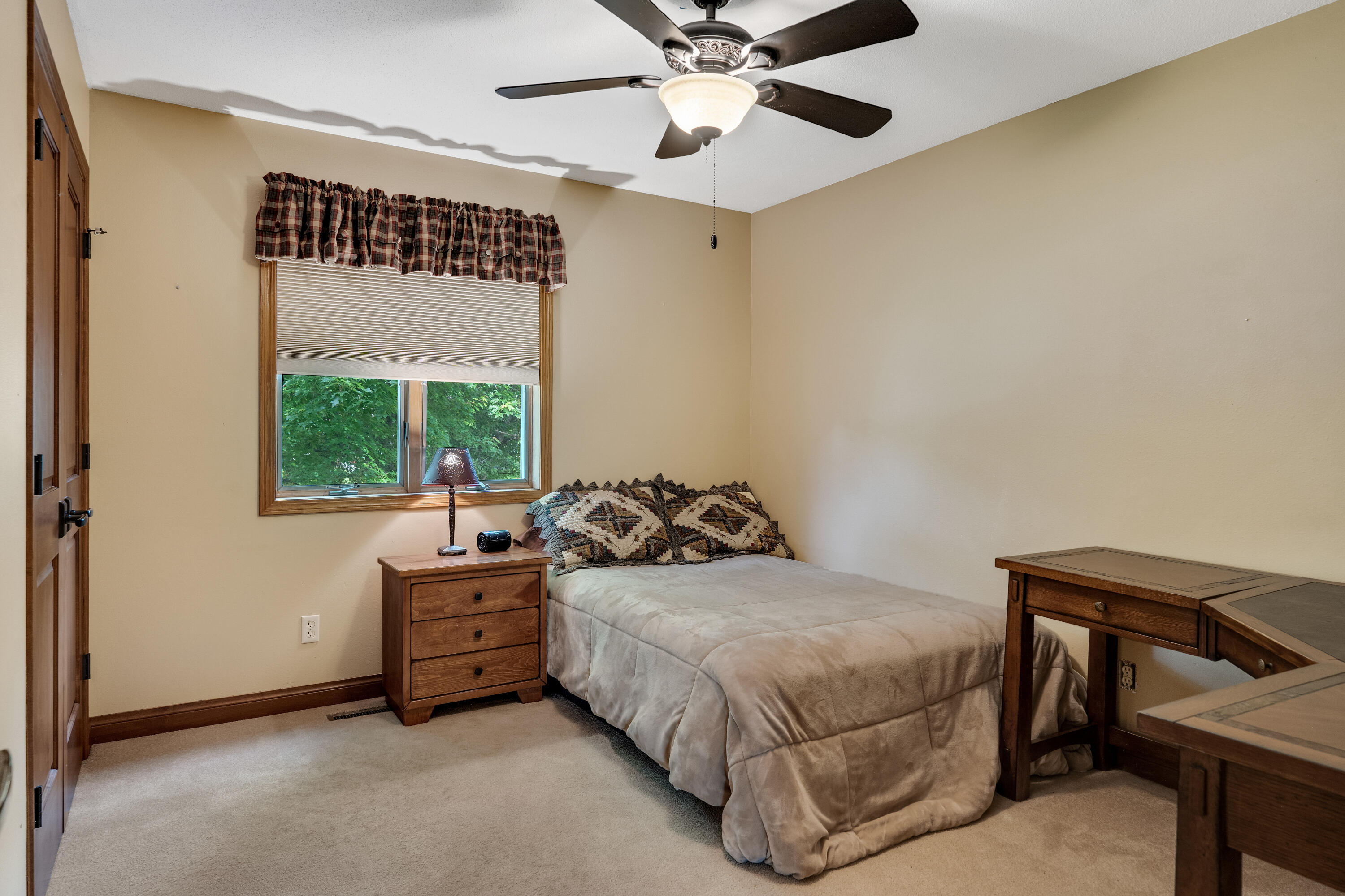 Onalaska, Wisconsin 54650, United States, 4 Bedrooms Bedrooms, ,3 BathroomsBathrooms,Residential,Pending,53936