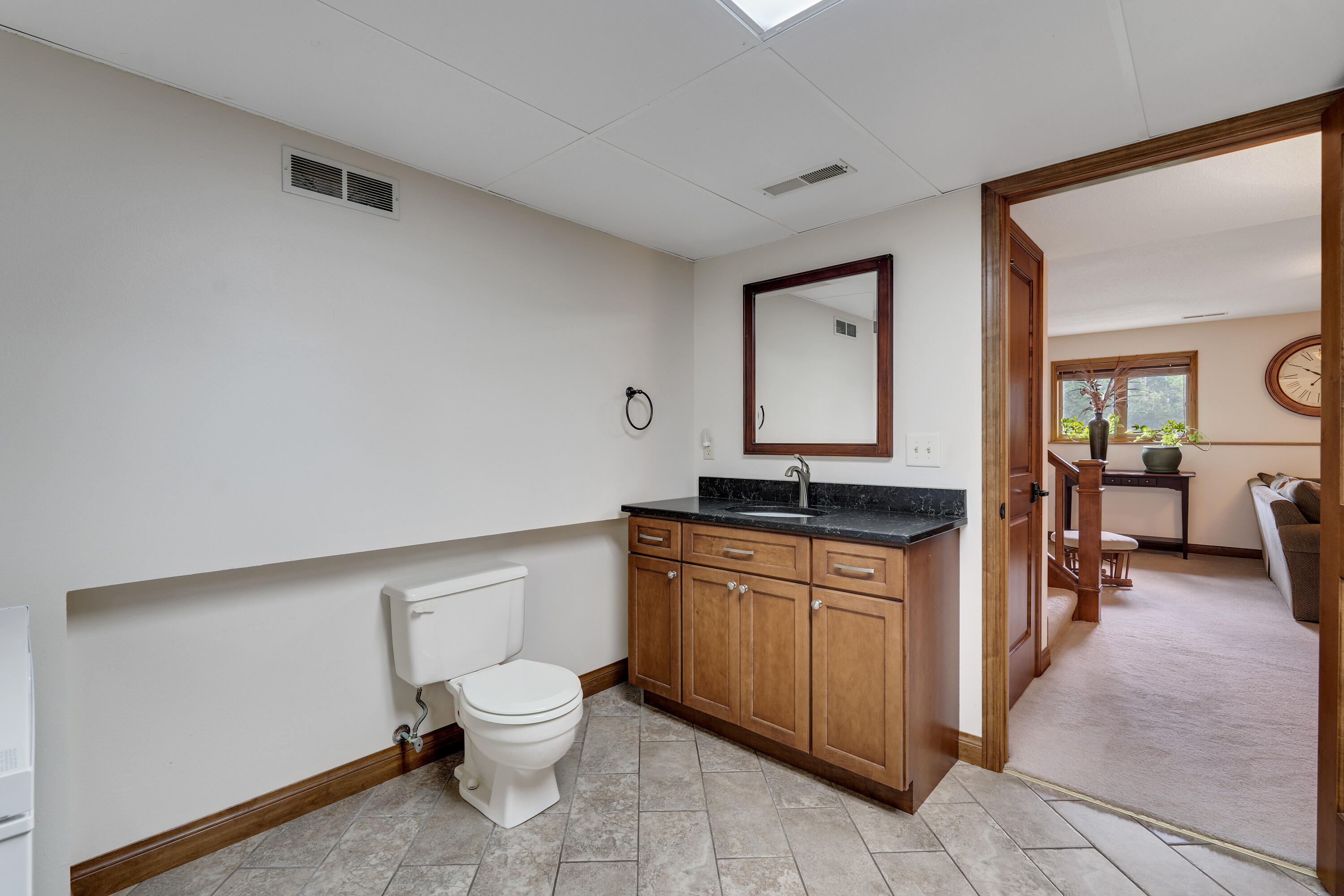 Onalaska, Wisconsin 54650, United States, 4 Bedrooms Bedrooms, ,3 BathroomsBathrooms,Residential,Pending,53936