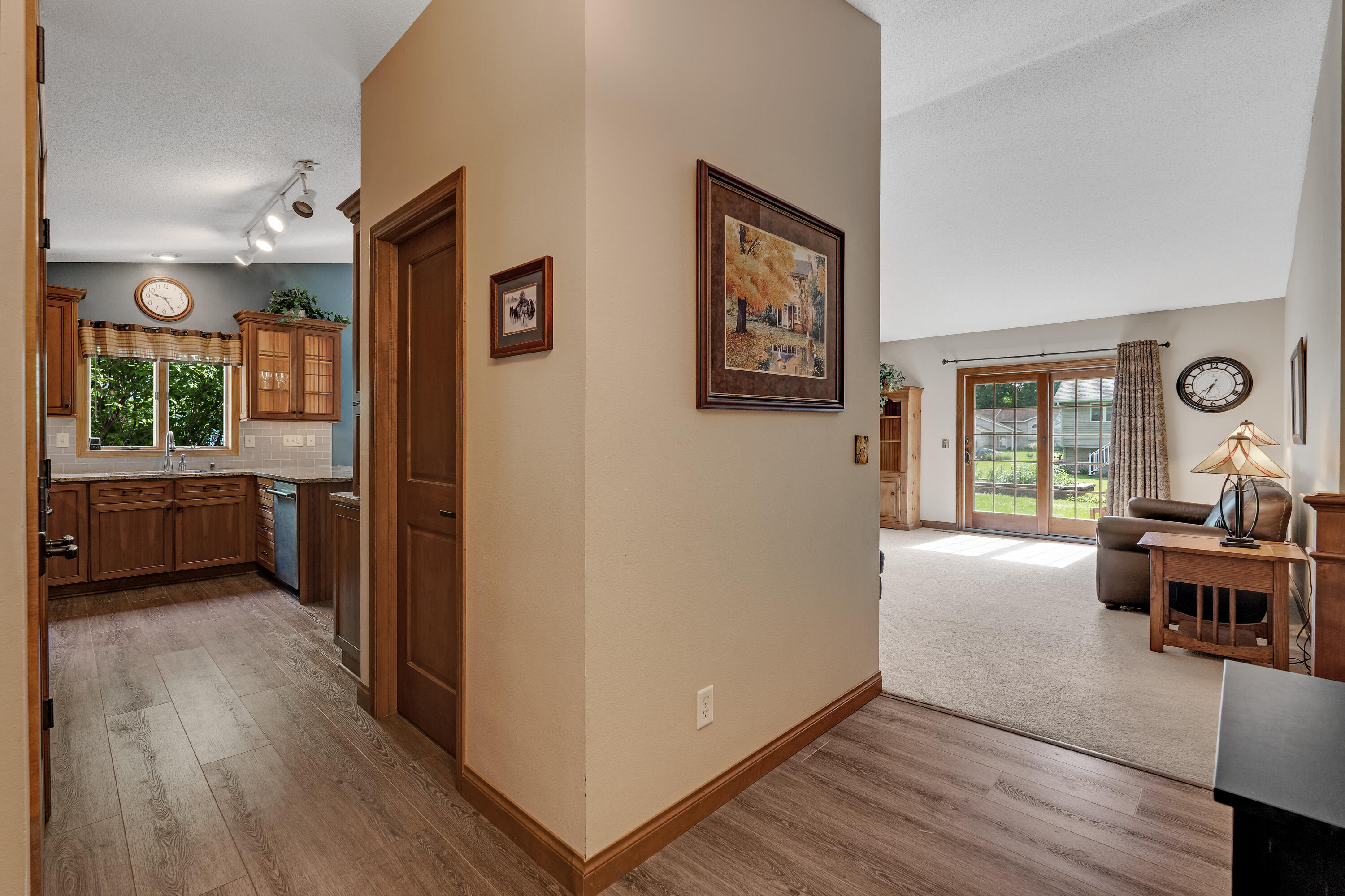 Onalaska, Wisconsin 54650, United States, 4 Bedrooms Bedrooms, ,3 BathroomsBathrooms,Residential,Pending,53936