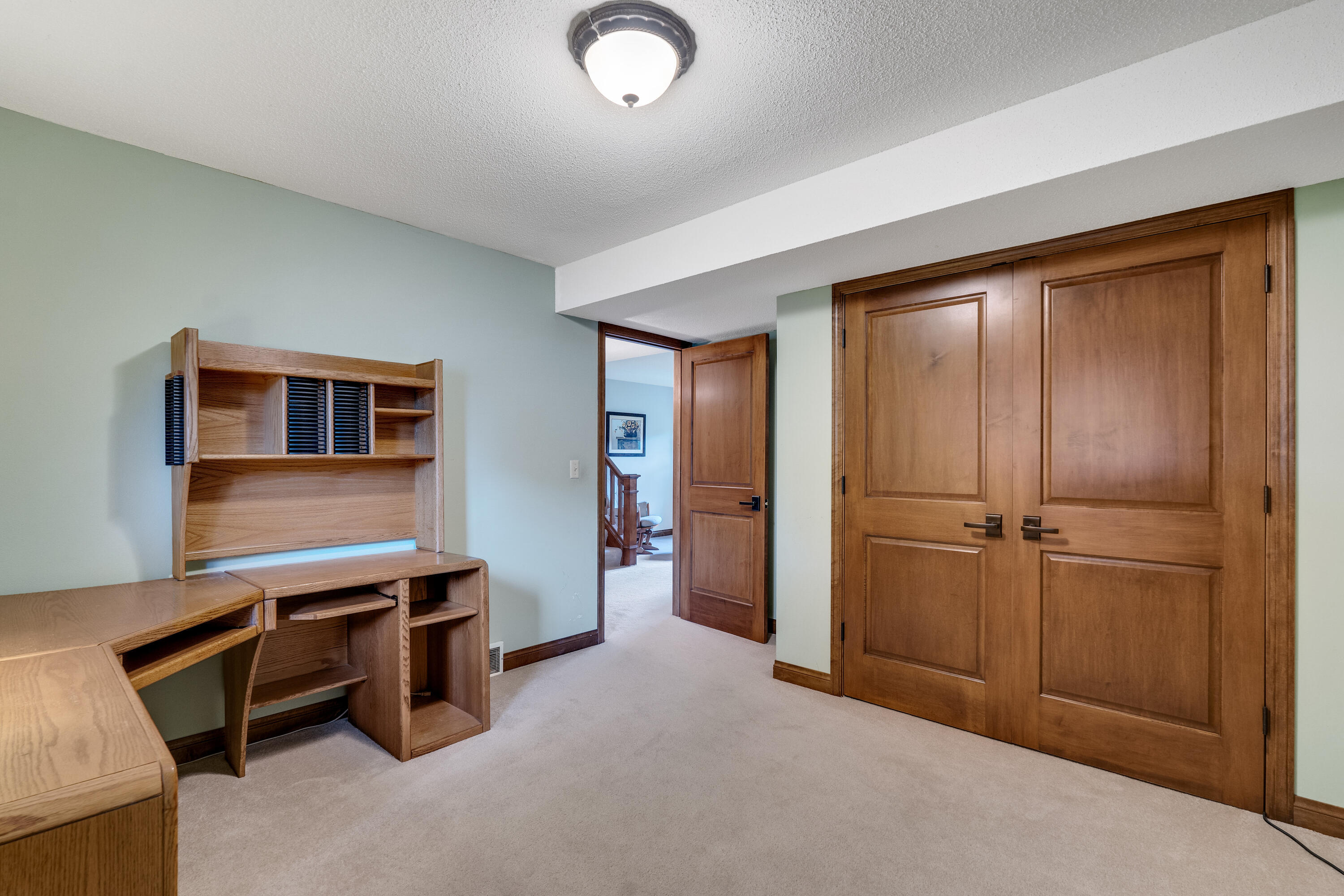 Onalaska, Wisconsin 54650, United States, 4 Bedrooms Bedrooms, ,3 BathroomsBathrooms,Residential,Pending,53936