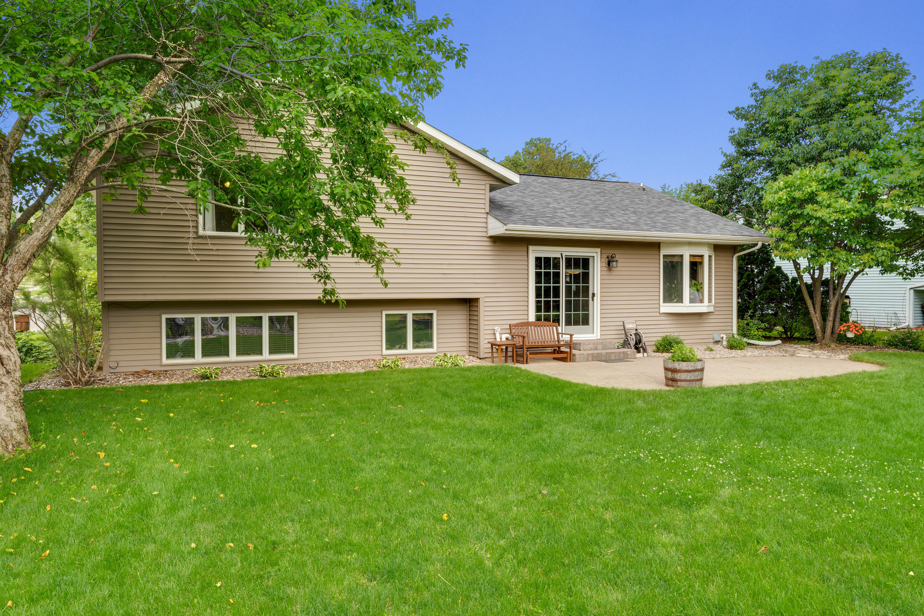 Onalaska, Wisconsin 54650, United States, 4 Bedrooms Bedrooms, ,3 BathroomsBathrooms,Residential,Pending,53936