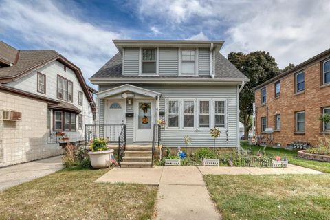 Photo of 206 N 76th St, Milwaukee, WI 53213 (MLS # 1893636)