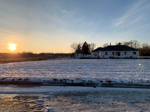 Photo of 1518 Woodcrest St, Howards Grove, WI 53083 (MLS # 1670242)