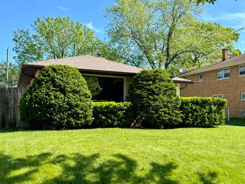 Photo of 1304 Manistique Ave, South Milwaukee, WI 53172 (MLS # 1880615)