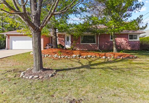 Photo of 8005 N Whitney Rd, Fox Point, WI 53217 (MLS # 1866866)