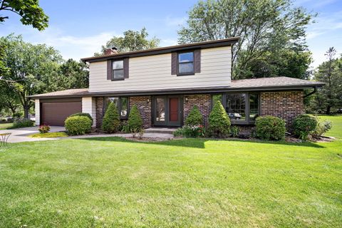 12706 N Maplecrest Ln, Mequon, WI 53092 - #: 1884877