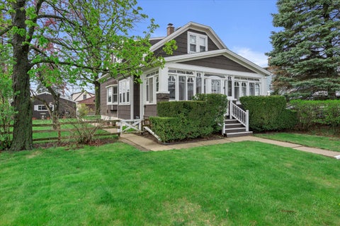 Photo of 1613 Milwaukee Ave, South Milwaukee, WI 53172 (MLS # 1873579)