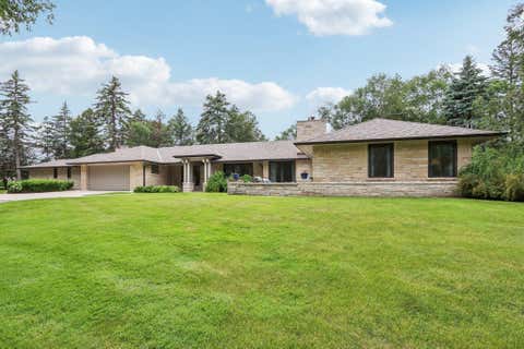 Photo of W68N575 Evergreen Blvd, Cedarburg, WI 53012 (MLS # 1878776)