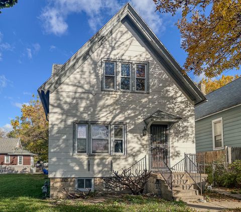 Photo of 128 W Hadley St, Milwaukee, WI 53212 (MLS # 1899320)