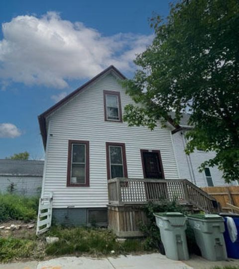 Photo of 408 W Wright St, Milwaukee, WI 53212 (MLS # 1886565)