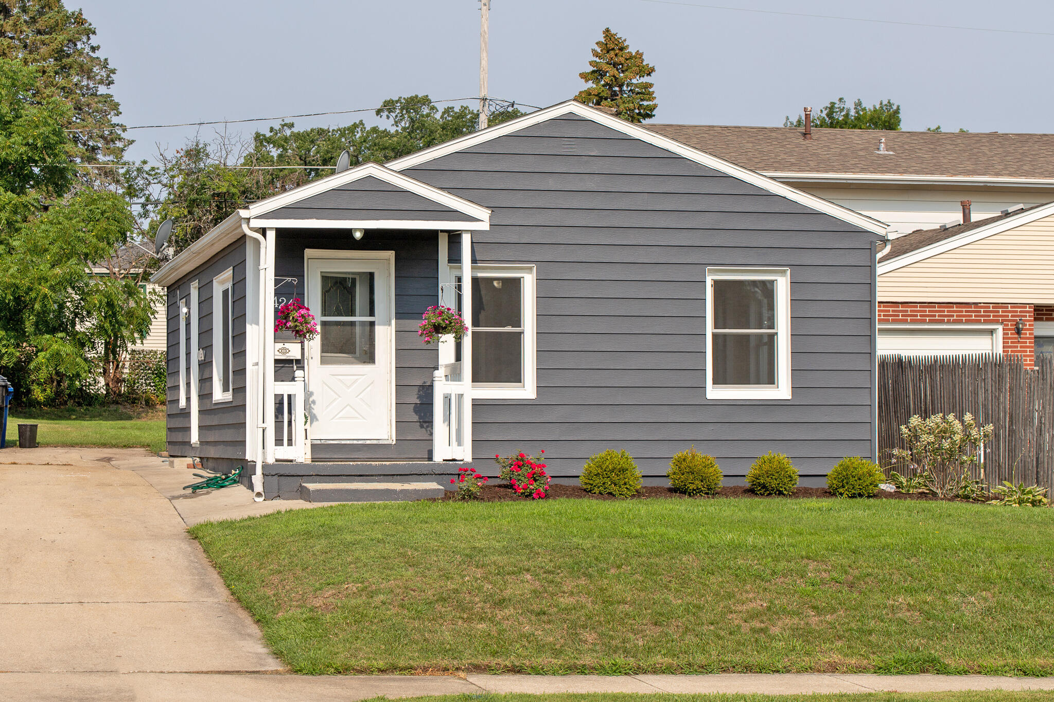 Photo 1 of 18 — 1424 Oregon St, Racine, WI 53405