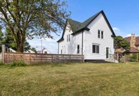 Photo of 712 Michigan Ave, South Milwaukee, WI 53172 (MLS # 1898695)