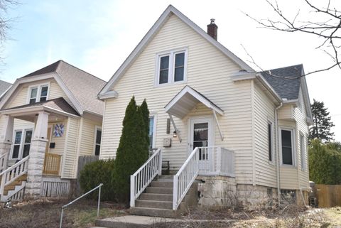 Photo of 509 E Burleigh St, Milwaukee, WI 53212 (MLS # 1867486)