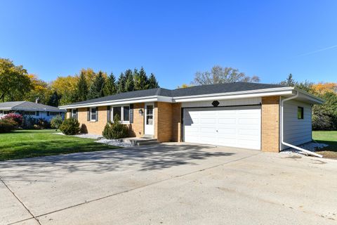 N48W18884 Pleasant View Dr, Menomonee Falls, WI 53051 - #: 1897539