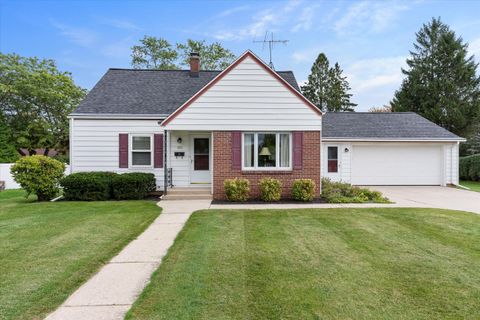 Photo of 231 E Douglas St, Port Washington, WI 53074 (MLS # 1852283)