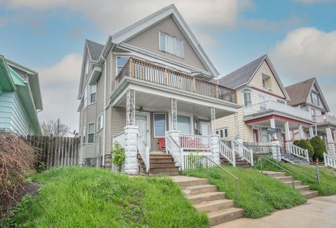Photo of 3313 N Holton St, Milwaukee, WI 53212 (MLS # 1833883)