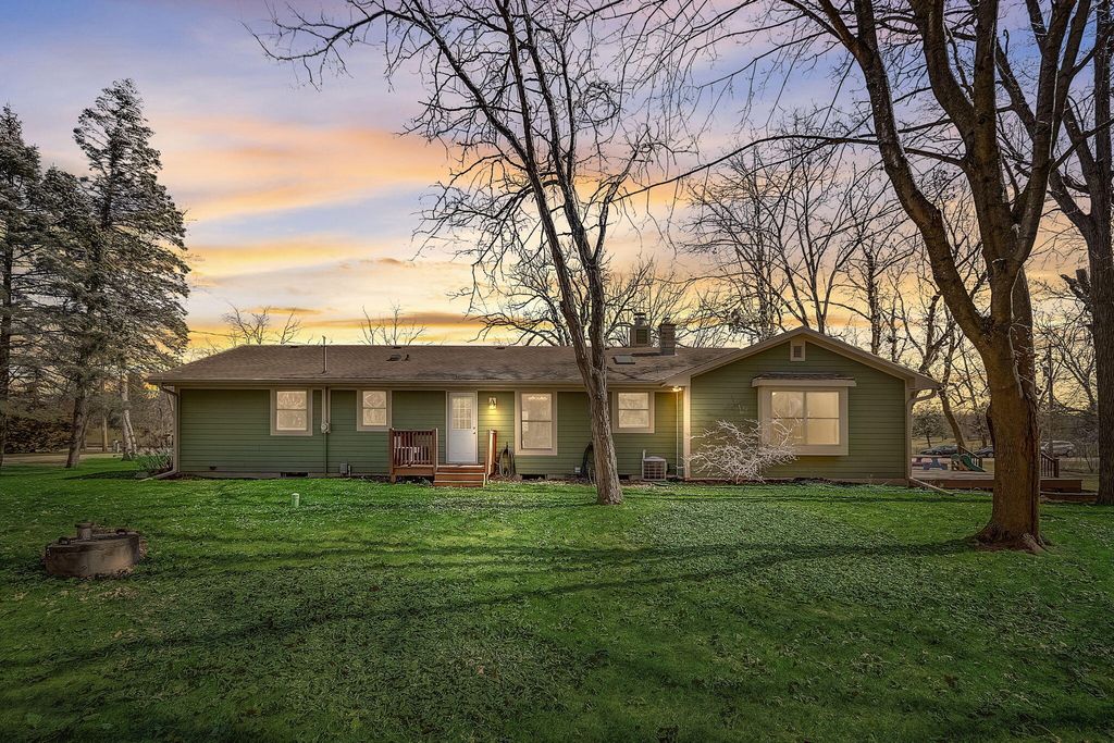 N9521 East Shore Rd, Mukwonago, WI Single Family Home Property Listing