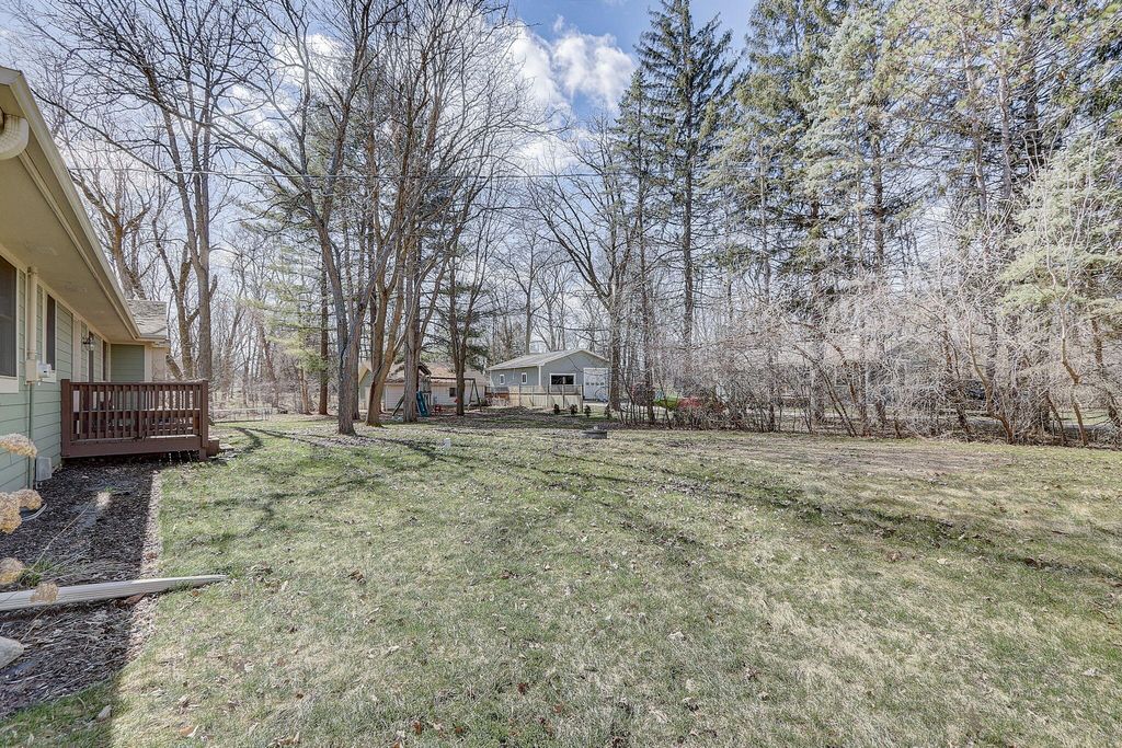 N9521 East Shore Rd, Mukwonago, WI Single Family Home Property Listing