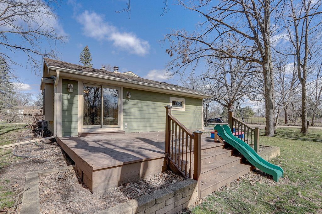 N9521 East Shore Rd, Mukwonago, WI Single Family Home Property Listing