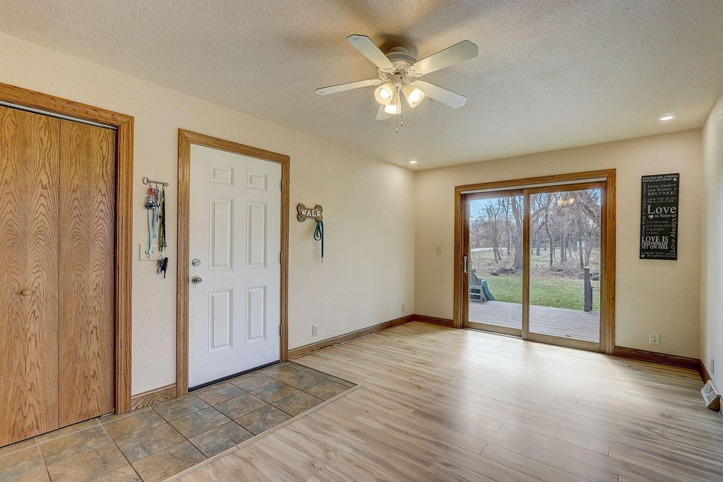 N9521 East Shore Rd, Mukwonago, WI Single Family Home Property Listing