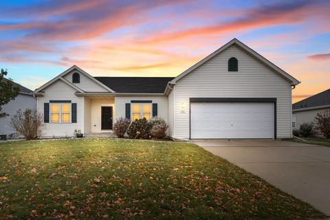 Photo of 867 Glenlyon Ln, Port Washington, WI 53074 (MLS # 1856404)