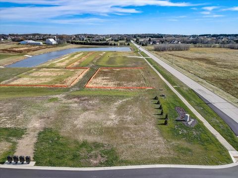 Photo of W279N6010 Serenity Dr, Merton, WI 53089 (MLS # 1756389)