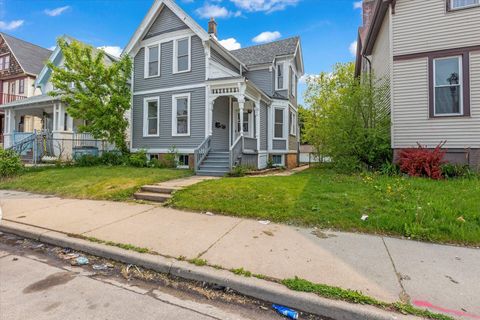 Photo of 2358 N Holton St, Milwaukee, WI 53212 (MLS # 1835155)