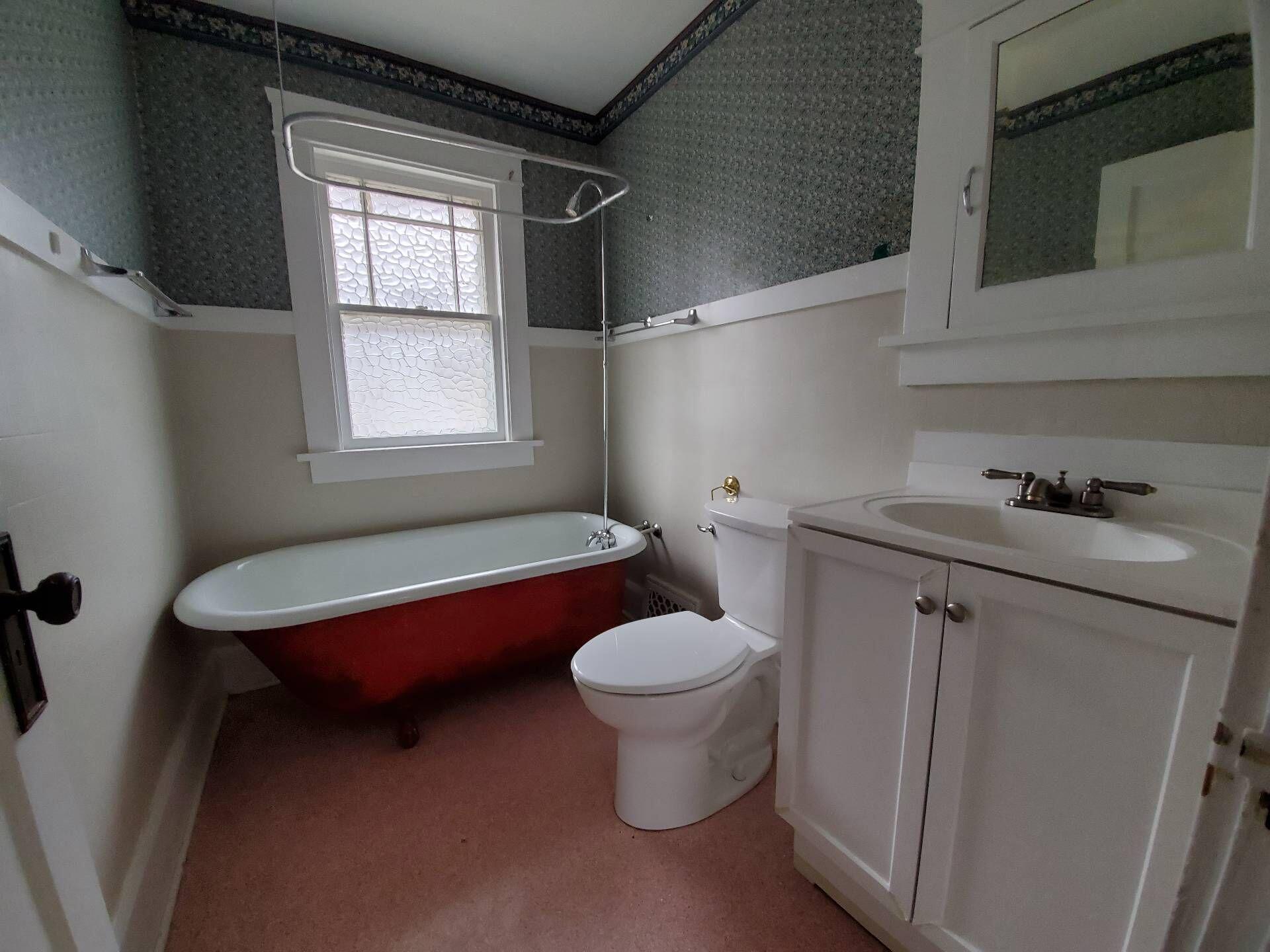 Racine, Wisconsin 53403, United States, 4 Bedrooms Bedrooms, ,1 BathroomBathrooms,Residential,Active,35186