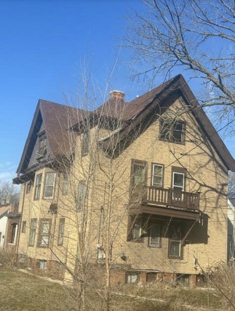 Photo of 2922 Dr William Finlayson St, Milwaukee, WI 53212 (MLS # 1865681)