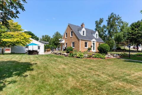Photo of 333 S Garfield Ave, Port Washington, WI 53074 (MLS # 1886040)