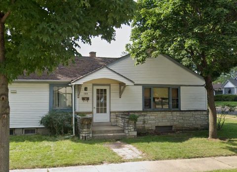 Photo of 5879 N 29th St, Milwaukee, WI 53209 (MLS # 1817696)