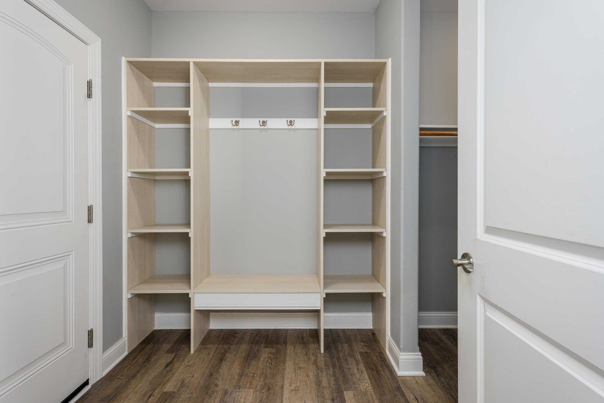 Oak Creek, Wisconsin 53154, United States, 4 Bedrooms Bedrooms, ,3 BathroomsBathrooms,Residential,Active,38095