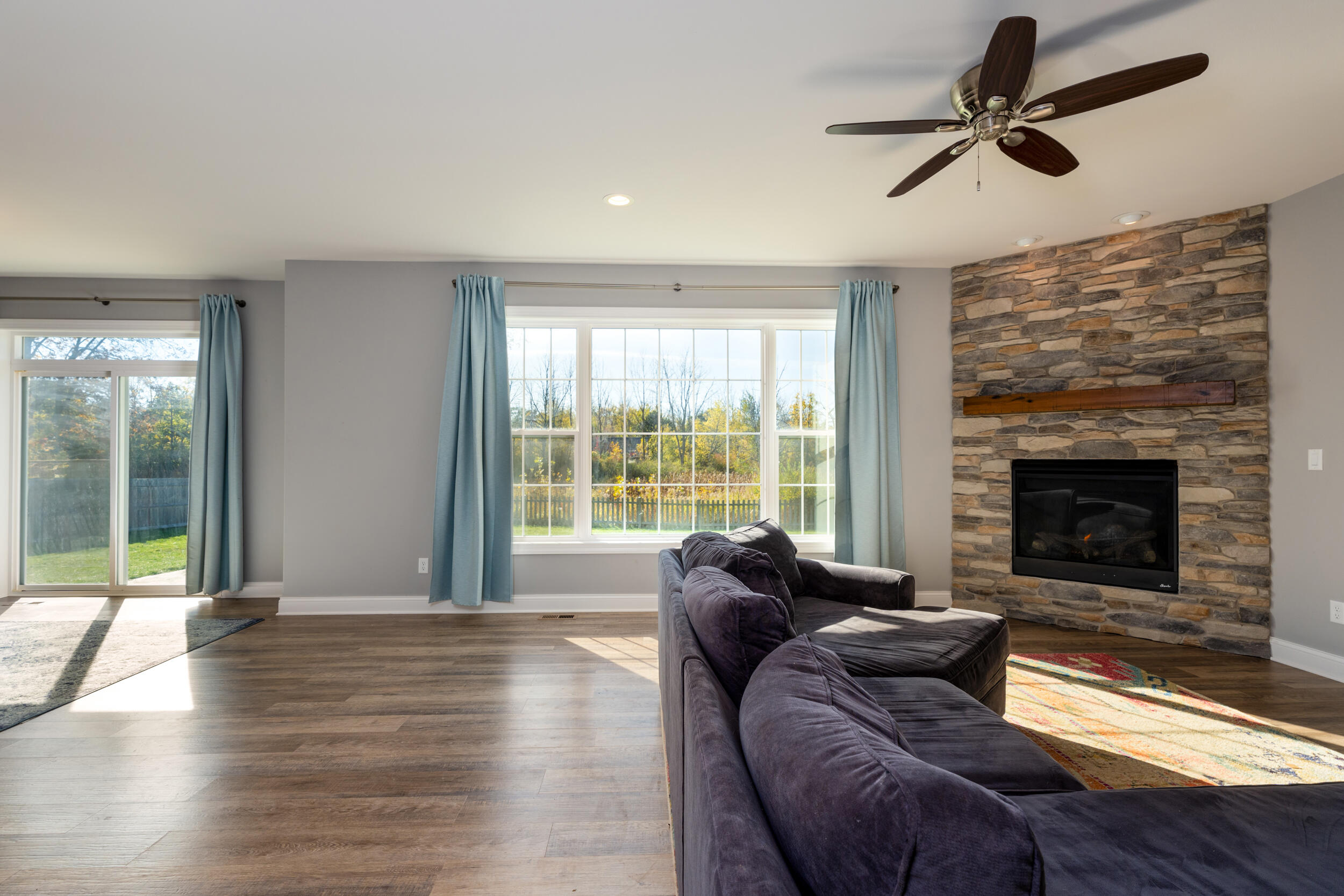 Oak Creek, Wisconsin 53154, United States, 4 Bedrooms Bedrooms, ,3 BathroomsBathrooms,Residential,Active,38095