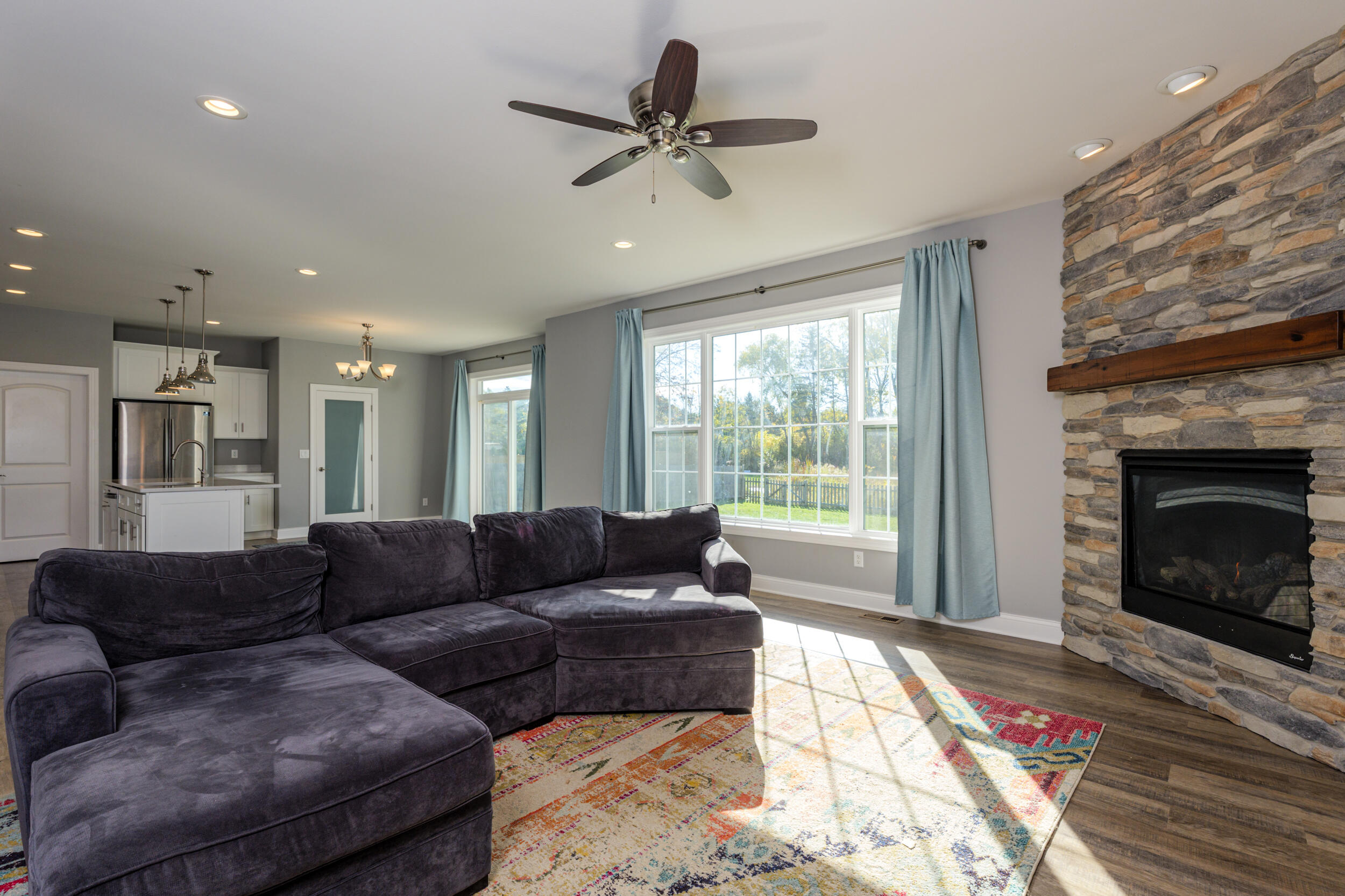 Oak Creek, Wisconsin 53154, United States, 4 Bedrooms Bedrooms, ,3 BathroomsBathrooms,Residential,Active,38095