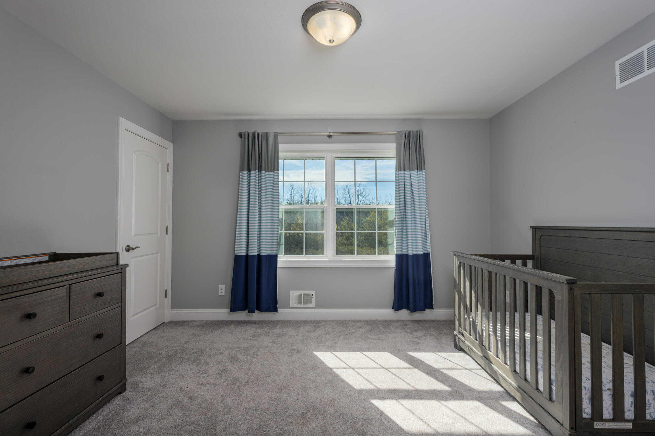 Oak Creek, Wisconsin 53154, United States, 4 Bedrooms Bedrooms, ,3 BathroomsBathrooms,Residential,Active,38095